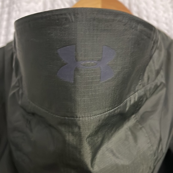 Mens Under Armour Windbreaker - Picture 9 of 9